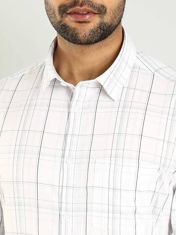 Indian Terrain Men's Regular Fit Full Sleeve Checkered White Shirt